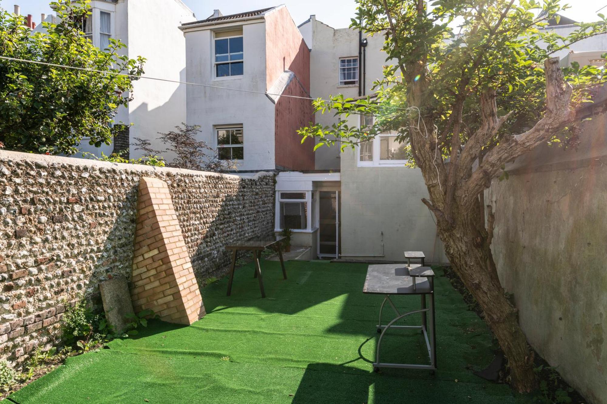 Quality Stay Rooms Brighton Exterior photo